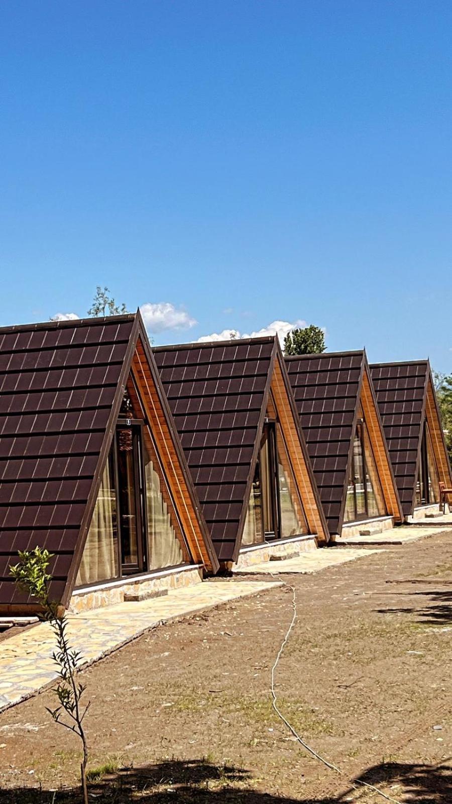 Windmill Shkodra Villa'S & Gesthouse ภายนอก รูปภาพ