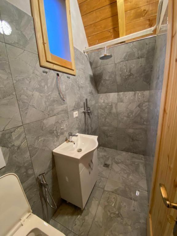 Windmill Shkodra Villa'S & Gesthouse ภายนอก รูปภาพ